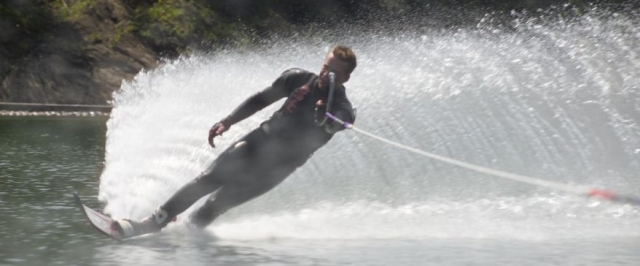  Gehen Sie Wasserski in den Hautes Alpes mit Jennif Air Ski Nautique 